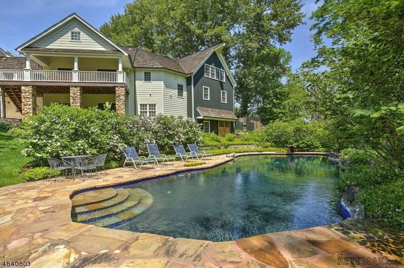 4 bedroom Detached House For Sale: 106.. - 2