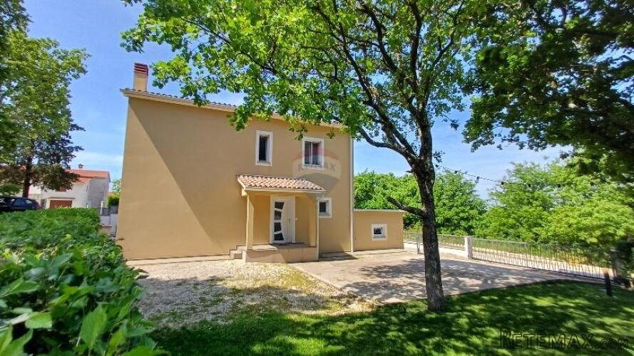 Istra, Svetvinčenat- kuća s bazenom - 2