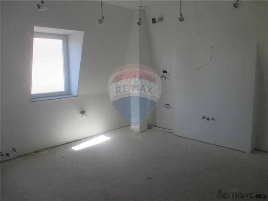OPATIJA - CENTAR - STAN 130 m2 - II KAT - 2