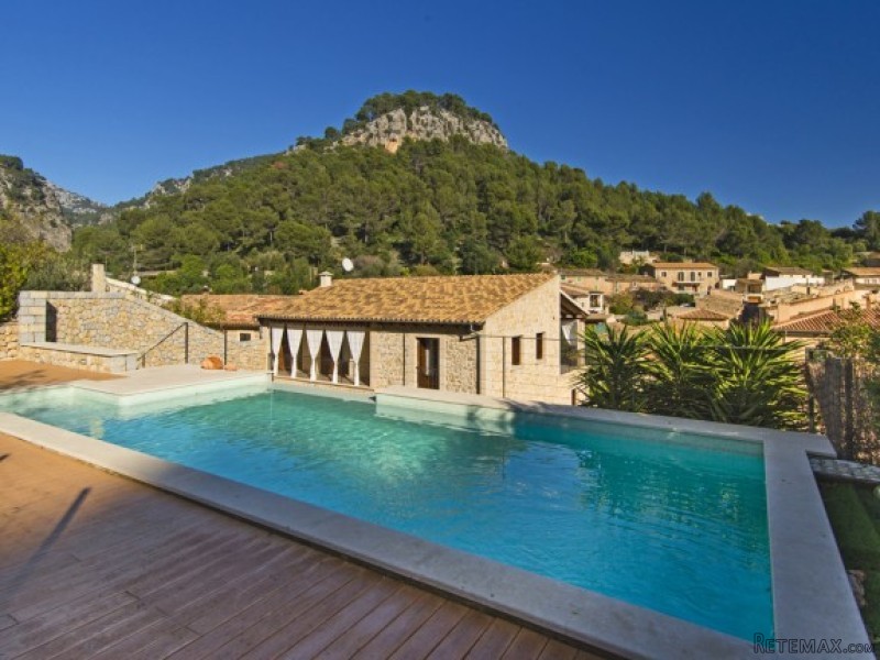 Wonderful Town House With Excellent..