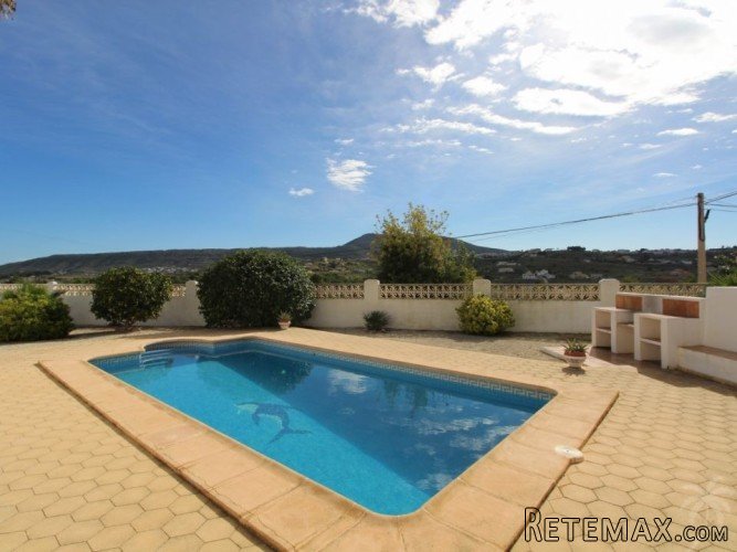 South facing villa offering lovely open views up to.. - 4
