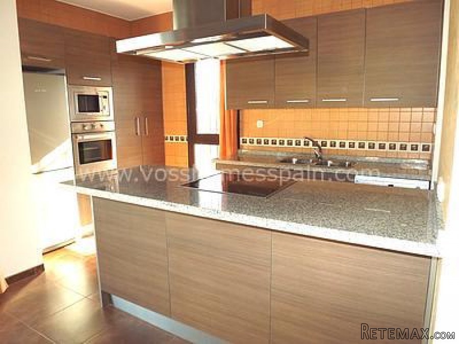 VERY WELL MAINTAINED, 3 bed, 2 bath, 98m2 villa plus back.. - 4