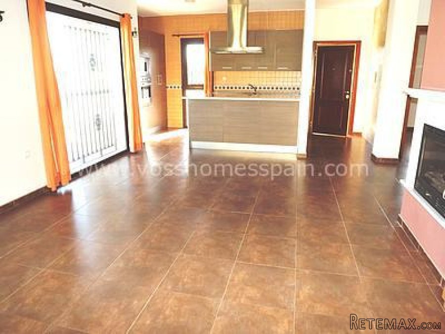 VERY WELL MAINTAINED, 3 bed, 2 bath, 98m2 villa plus back.. - 5