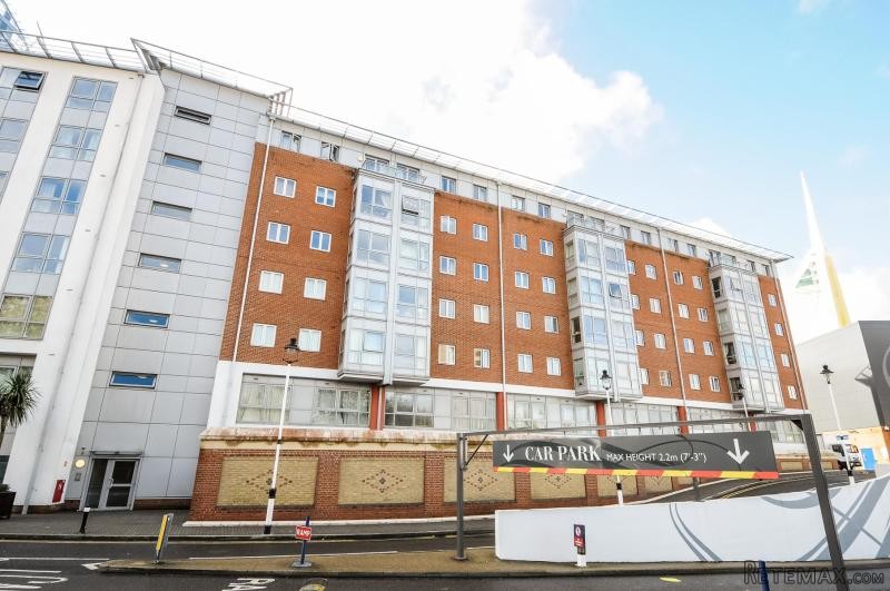 2 Bedroom House in Gunwharf Quays..