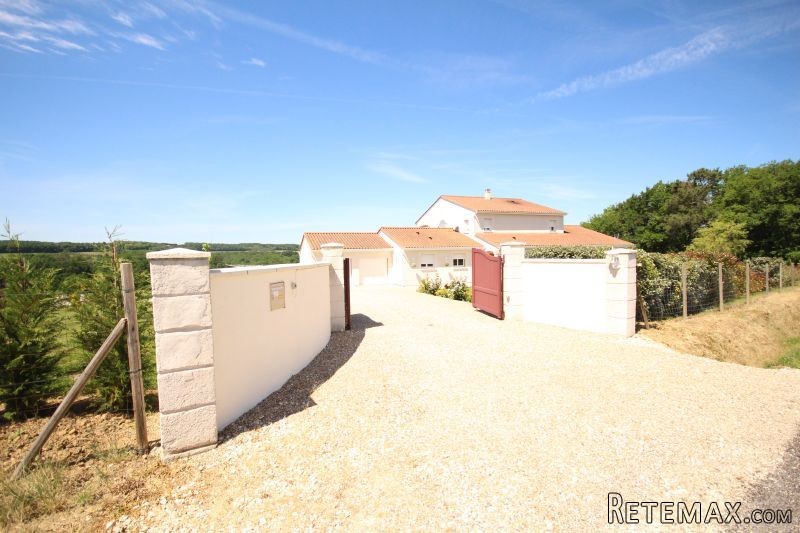 Stunning 3/4 bedroom architecturally.. - 2
