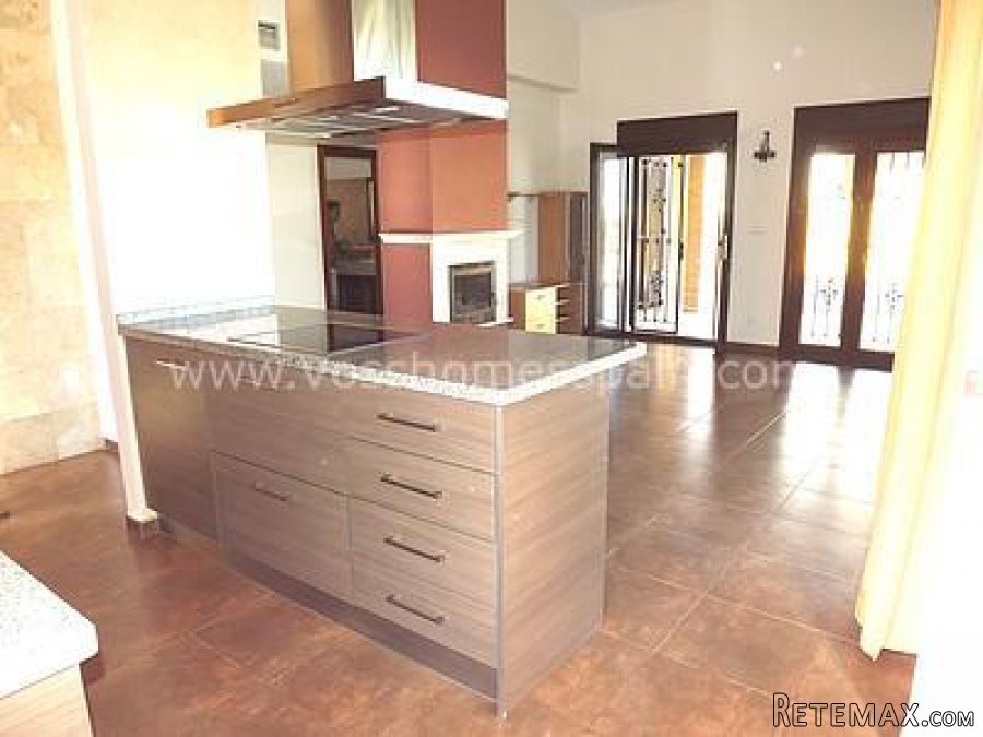 VERY WELL MAINTAINED, 3 bed, 2 bath, 98m2 villa plus back.. - 6