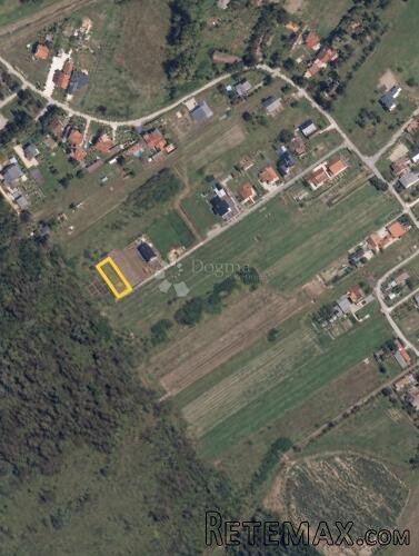 GRAĐEVINSKO ZEMLJIŠTE LEKENIK - 484 m²