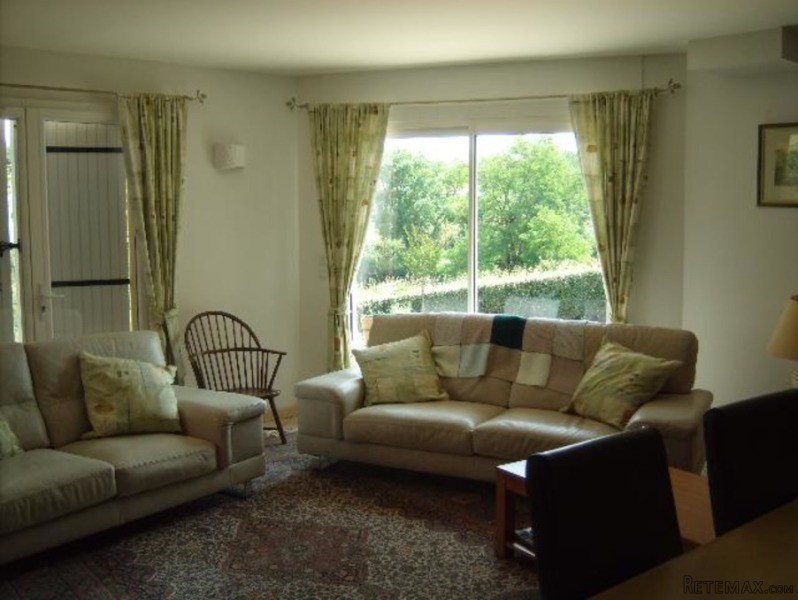 Modern Property Within Walking Distance.. - 2