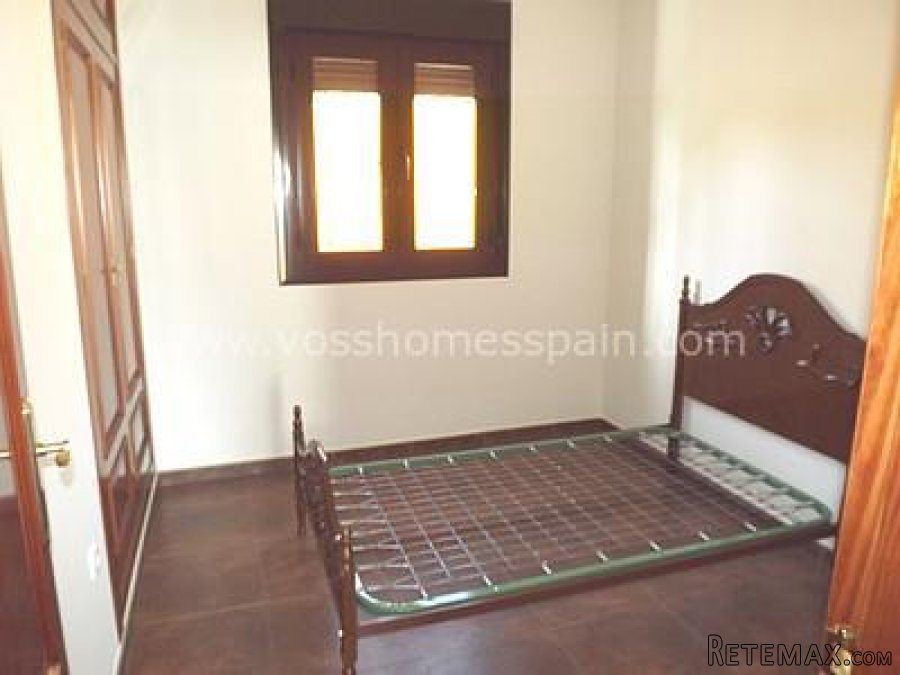 VERY WELL MAINTAINED, 3 bed, 2 bath, 98m2 villa plus back.. - 7