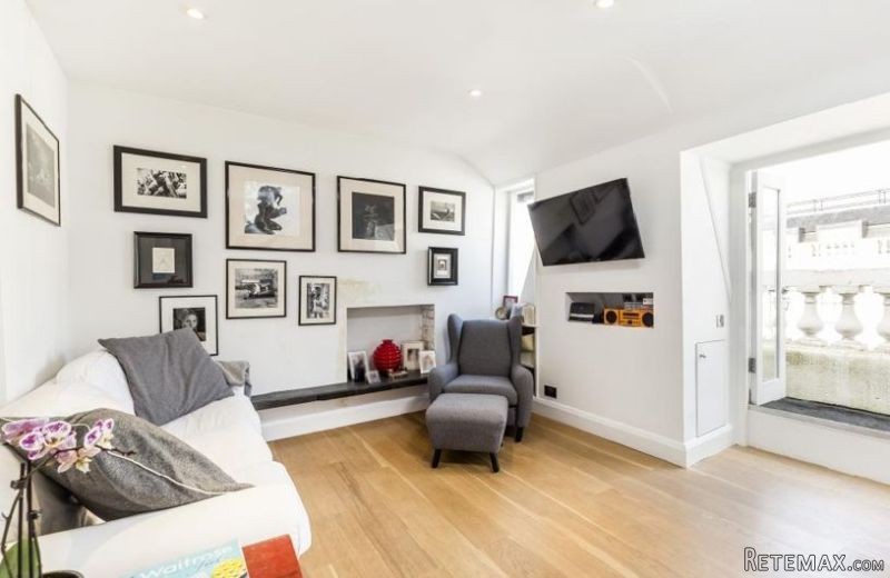 Gloucester Terrace, London, W2