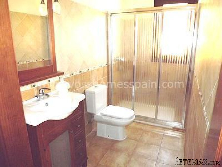 VERY WELL MAINTAINED, 3 bed, 2 bath, 98m2 villa plus back.. - 8