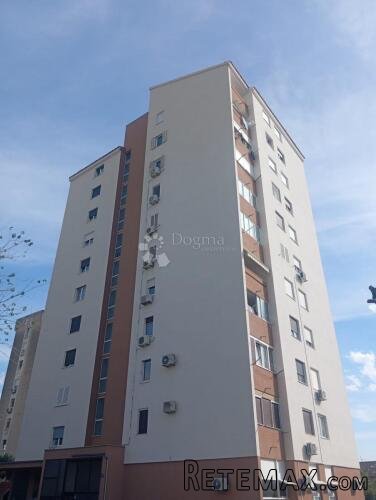 Stan u tijeku renovacije, Dugi Rat