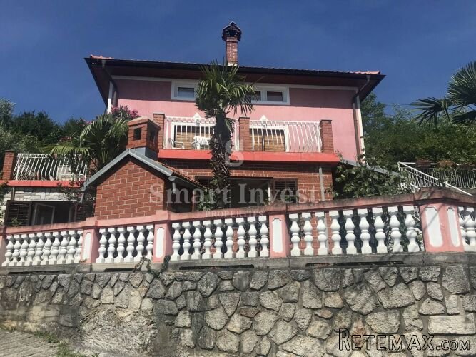 OPATIJA, samostojeća kuća 260 m2 s terasama i pogledom na m..