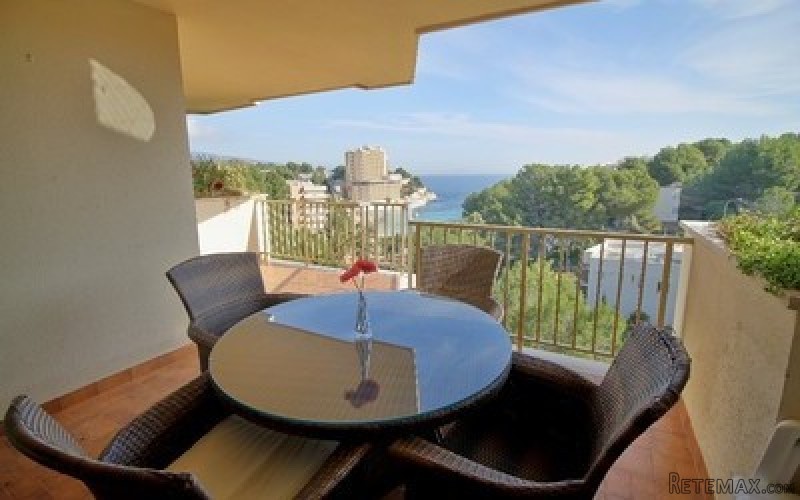 Frontline apartment in Cala Vinyes 2..
