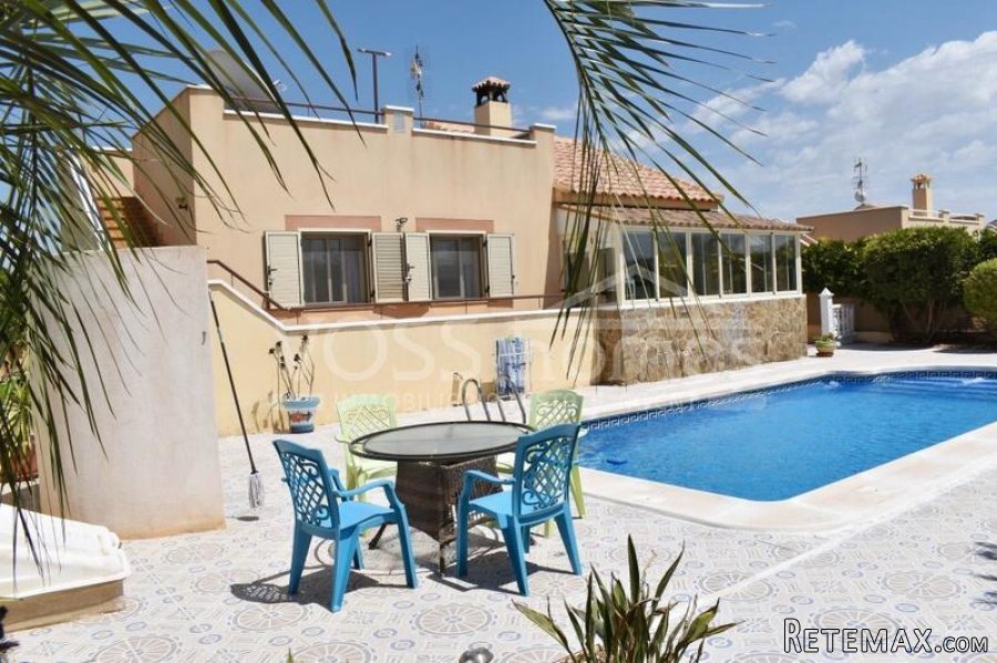 NEW & EXCLUSIVE TO VOSS HOMES - An immaculately maintained.. - 2