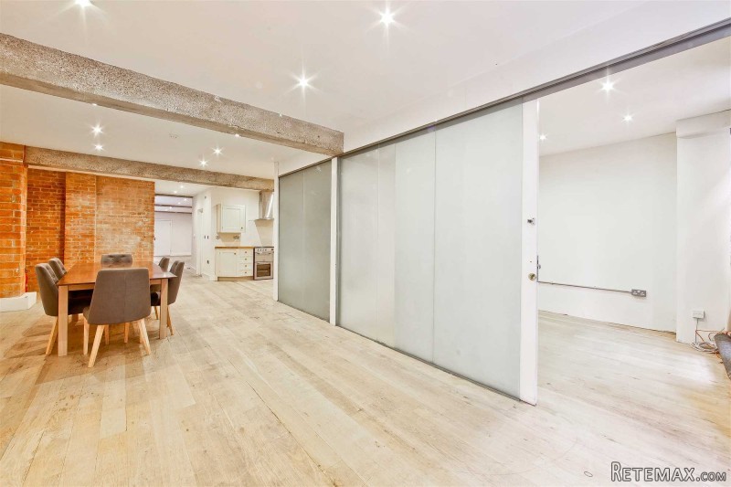 Ravey Street EC2A - 2