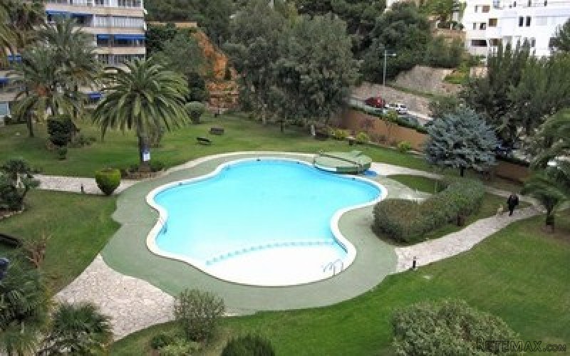 Apartment overlooking the sea and the..