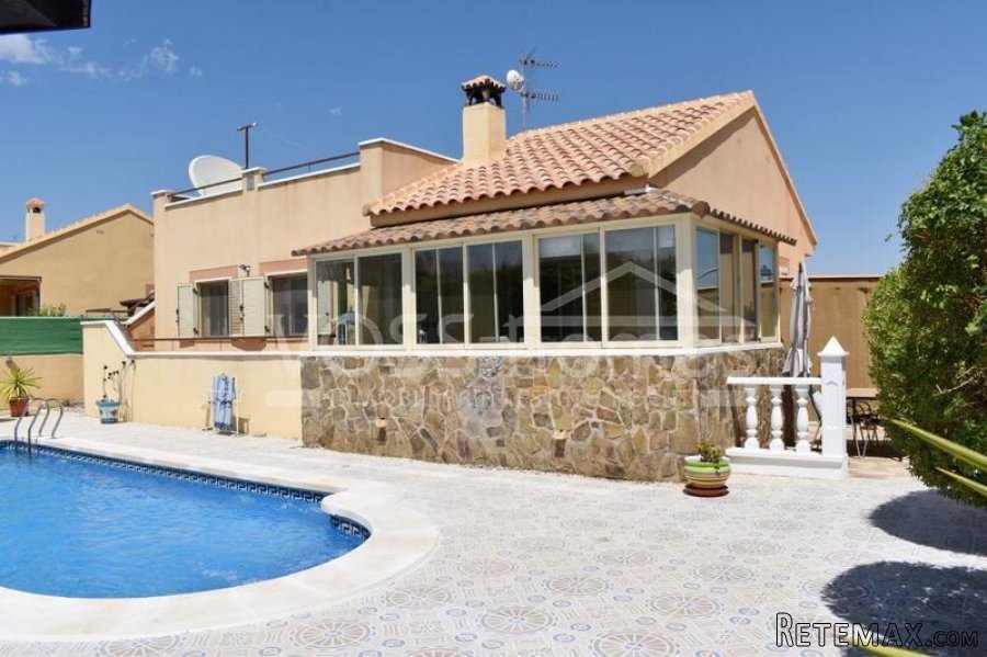 NEW & EXCLUSIVE TO VOSS HOMES - An immaculately maintained.. - 4