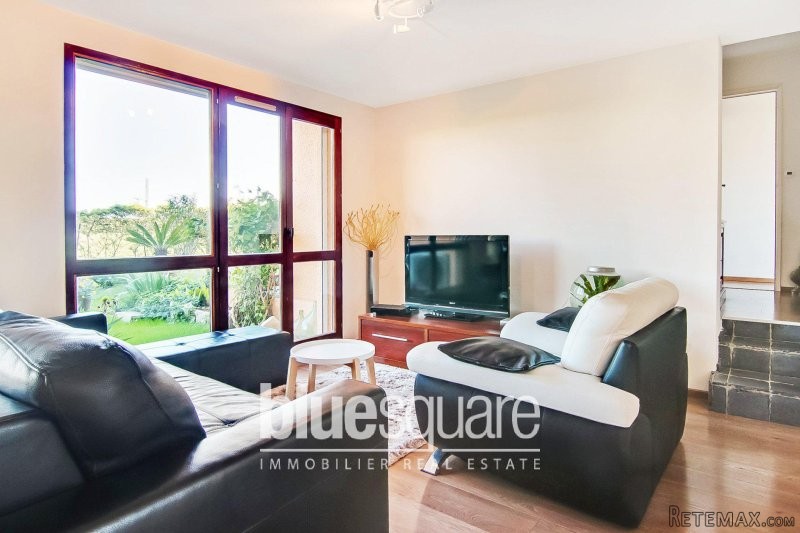 SPACIOUS 3 BEDROOM DUAL ASPECT.. - 2