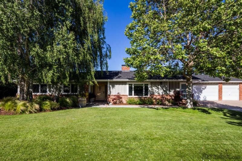 3 bedroom House For Sale: 2920 Foxen..