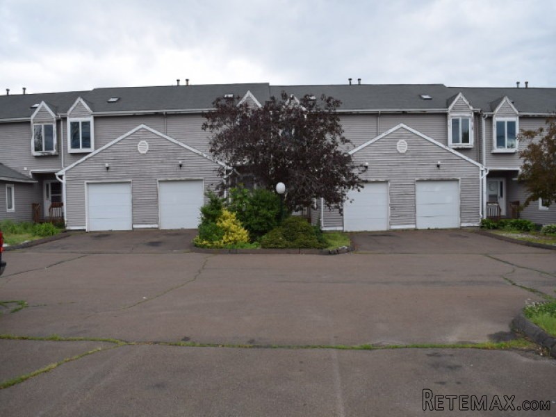 255 Pine Rock Ave Unit 13 Hamden, CT..