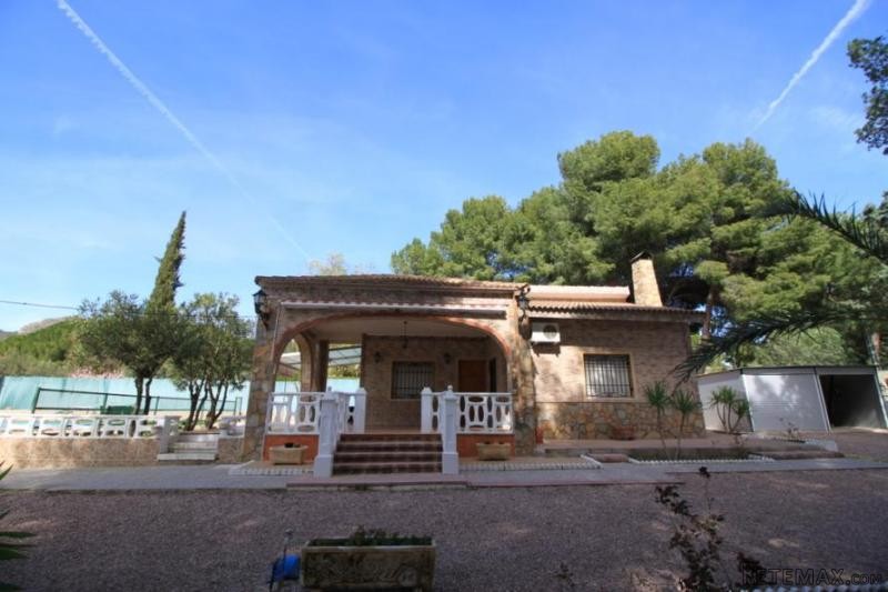 Lovely 3bed 2bath villa with pool in a..