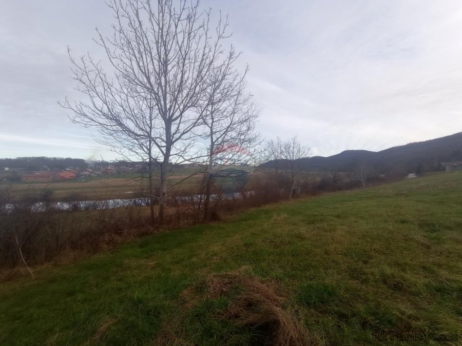 Karlovac,Belaj,poljoprivredni teren uz Koranu,4420 m2 - 2