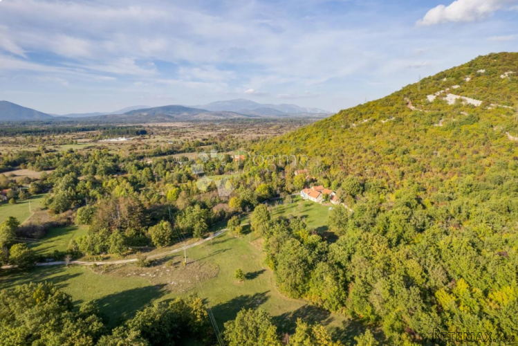 Veliko zemljište u Dalmatinskom zaleđu - 2
