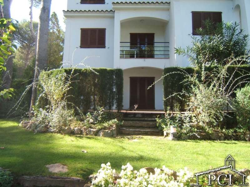 Ground floor apartment situated in a..