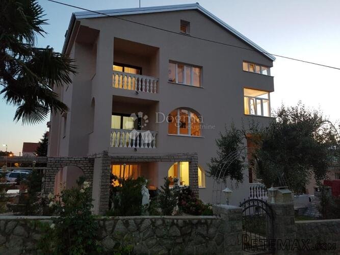 MALINSKA - APARTMANSKA KUĆA SA 6 APARTMANA - 3