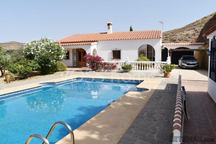 NEW TO VOSS HOMES - A very attractive country villa for.. - 5