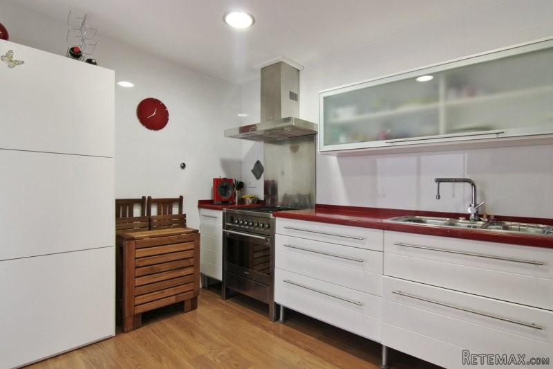 Apartment and commercial premises in.. - 2
