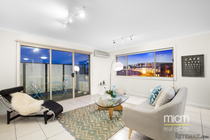 Top Floor Excellence Over Two Levels!