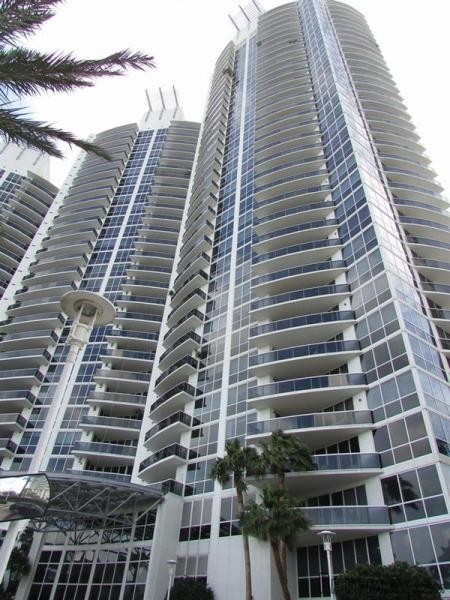 2 bedroom Flat For Sale: 400 Alton Rd #..