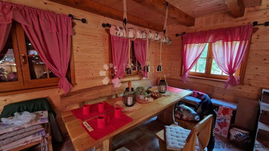 KRALJEVICA VELI DOL VIKENDICA SA OKUĆNICOM
