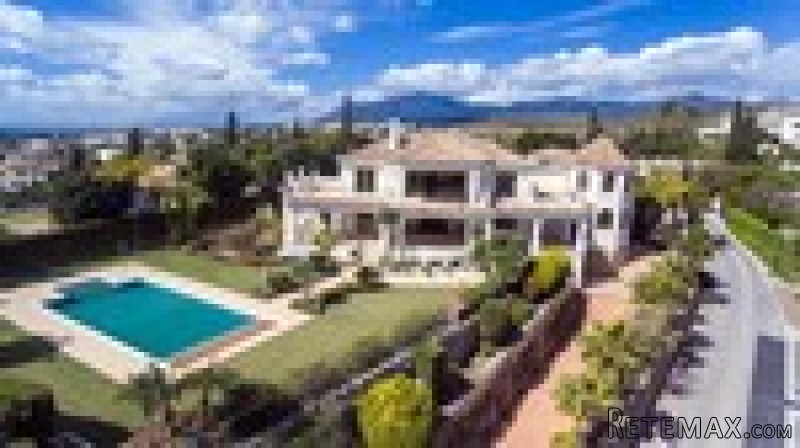 7 Bedrooms - Villa - Malaga - For Sale