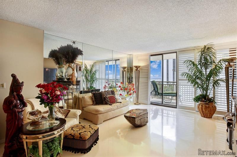 2 bedroom Residence For Sale: Singer.. - 2