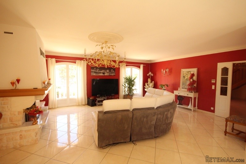 Stunning 5 bed house with double garage.. - 2