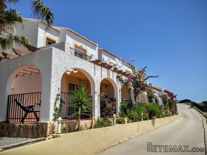 This is a very nice sea view bungalow with 3 bedrooms, 2.. - 2