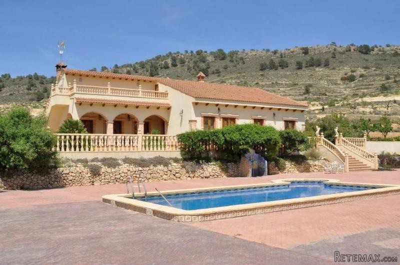 Spacious Luxury Villa (Ref. PV13060)