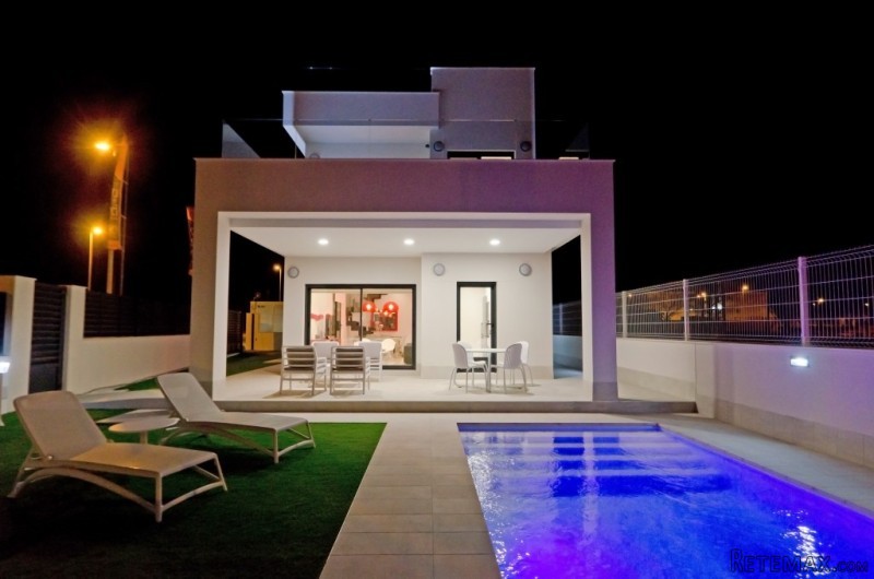3 Bedrooms - Villa - Alicante - For Sale