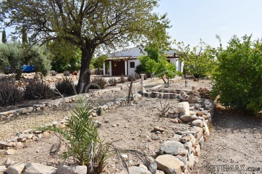 NEW & EXCLUSIVE LISTING FOR VOSS HOMES - A truly.. - 6