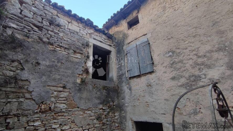 Starina za renovaciju u centru Vodnjana