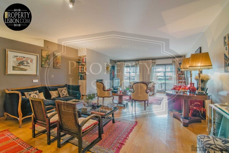T4+1 Lisbon Apartment with private..