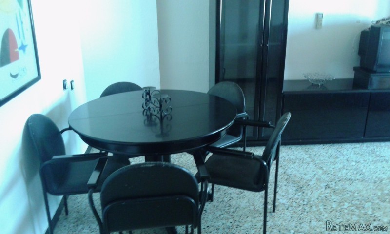 3 bedroom, 1 bathroom Apartment, (build..