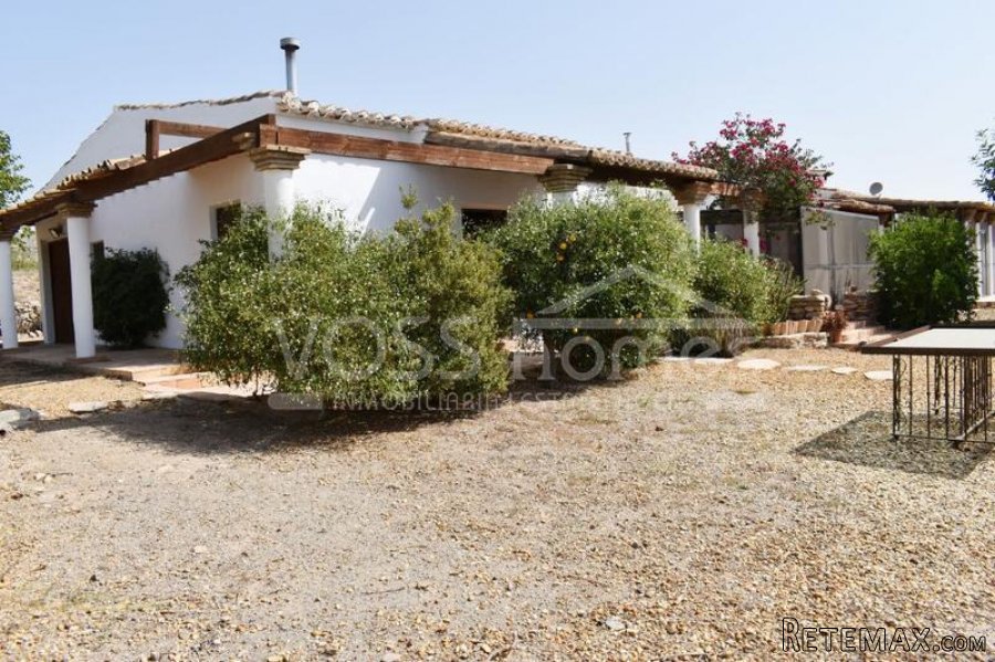 NEW & EXCLUSIVE LISTING FOR VOSS HOMES - A truly.. - 9