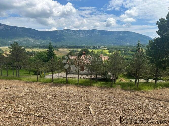Građevinska parcela na mirnoj lokaciji - 2
