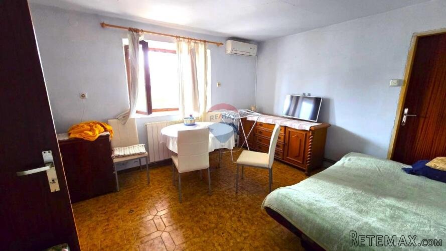 Rovinj, 9 km, 180 m2 stambene površine + 240 m2 vrt - 2