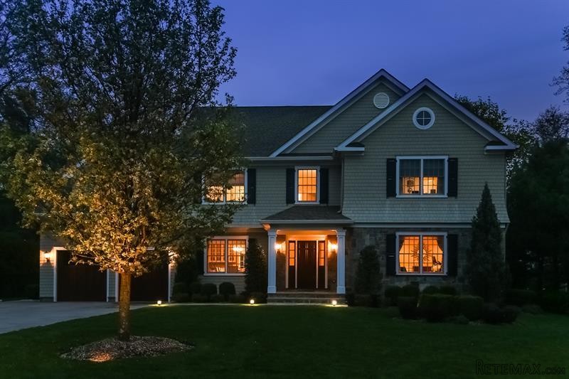 7 bedroom House For Sale: 14.. - 2