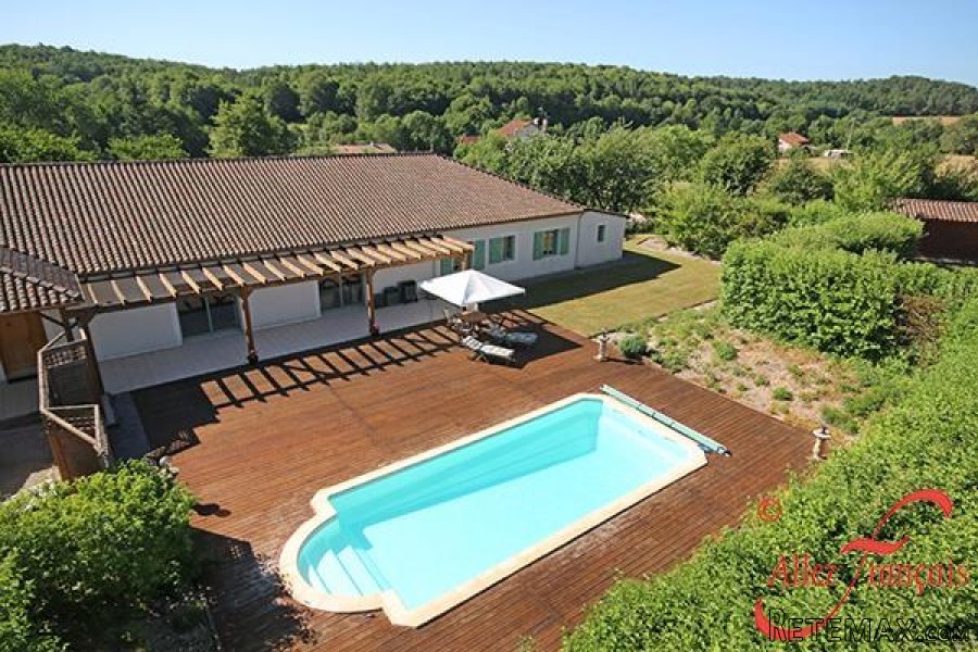 Nontron (Dordogne) - Stunning 6 bedroom villa for sale with..